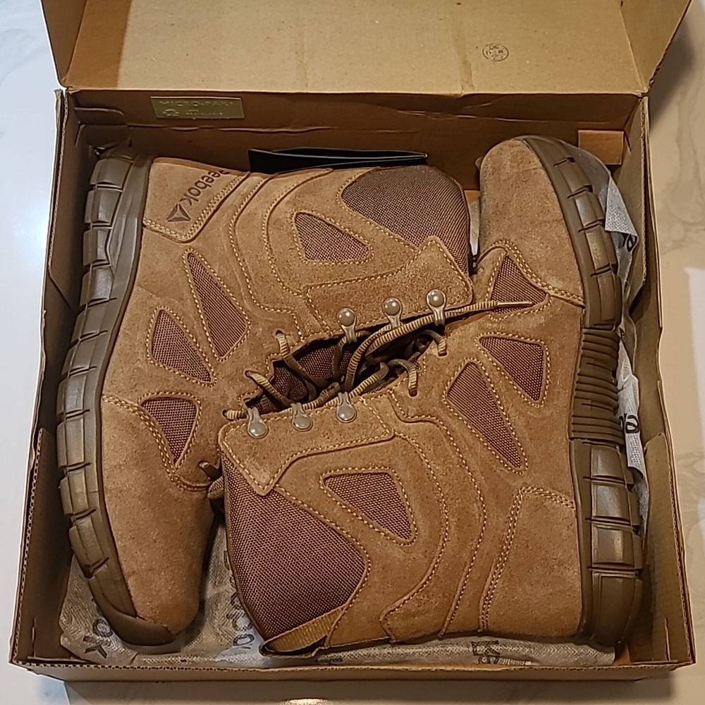 Reebok Sublite Cushio Tactical 8" tactical boot size 10 men's (tan)